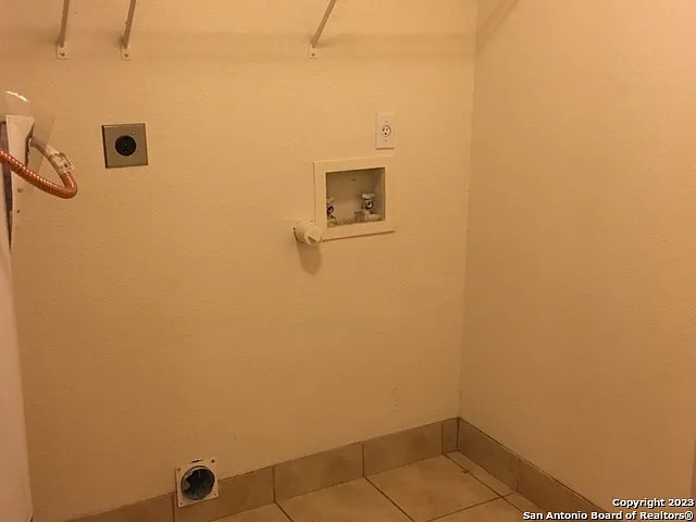 6304 Green Top Dr — Photo 7
