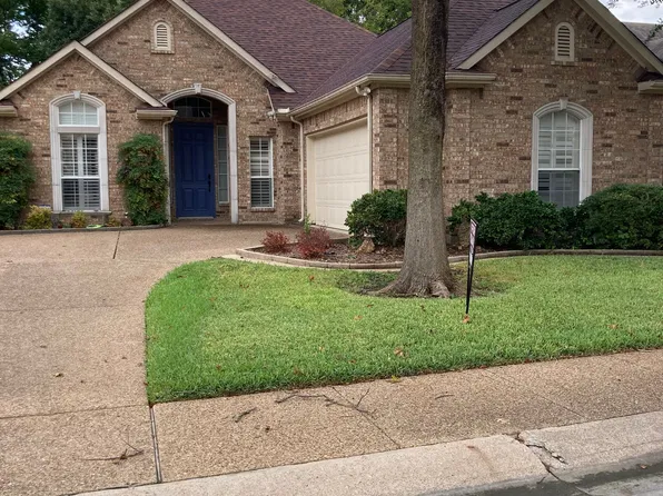 724 Village Green Dr, Desoto, TX 75115
