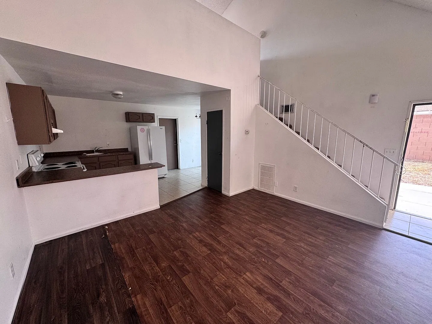 Golden 5245 (JE) NoHW - Fourplex — Photo 3