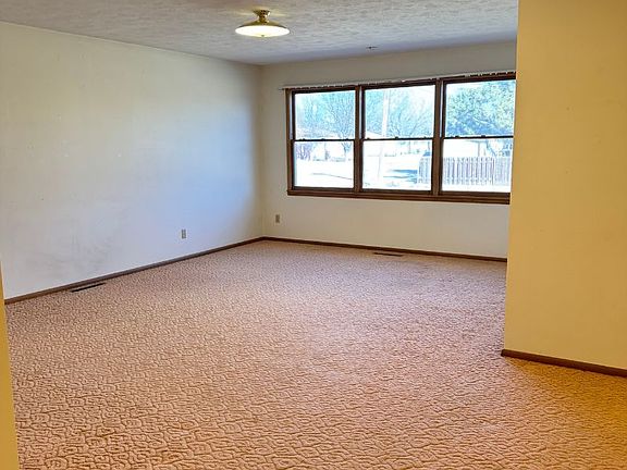 4th image of 1718 N Belmont Pl