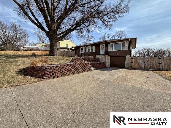 2nd image of 8313 Ruggles St