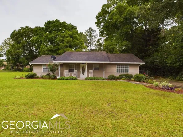 725 N Church St, Odum, GA 31555