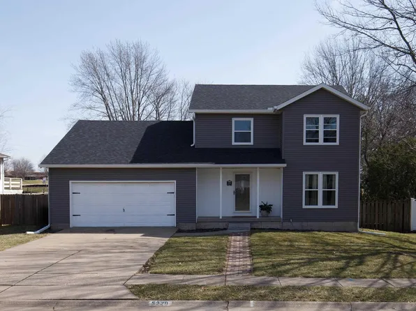 5229 Amesbury Dr, Davenport, IA 52807