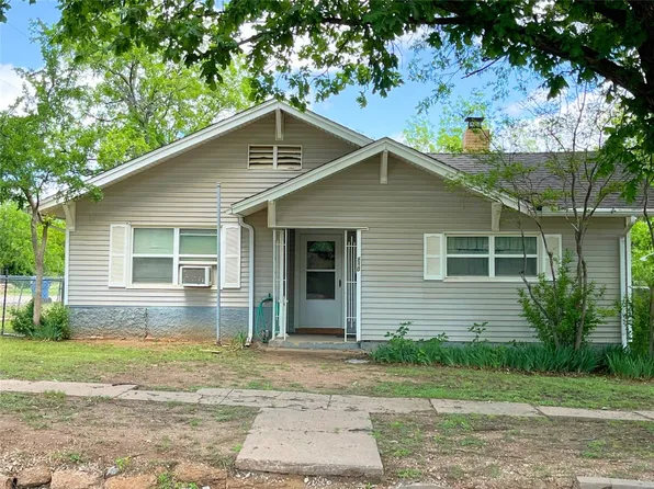 810 W 12th St, Cisco, TX 76437