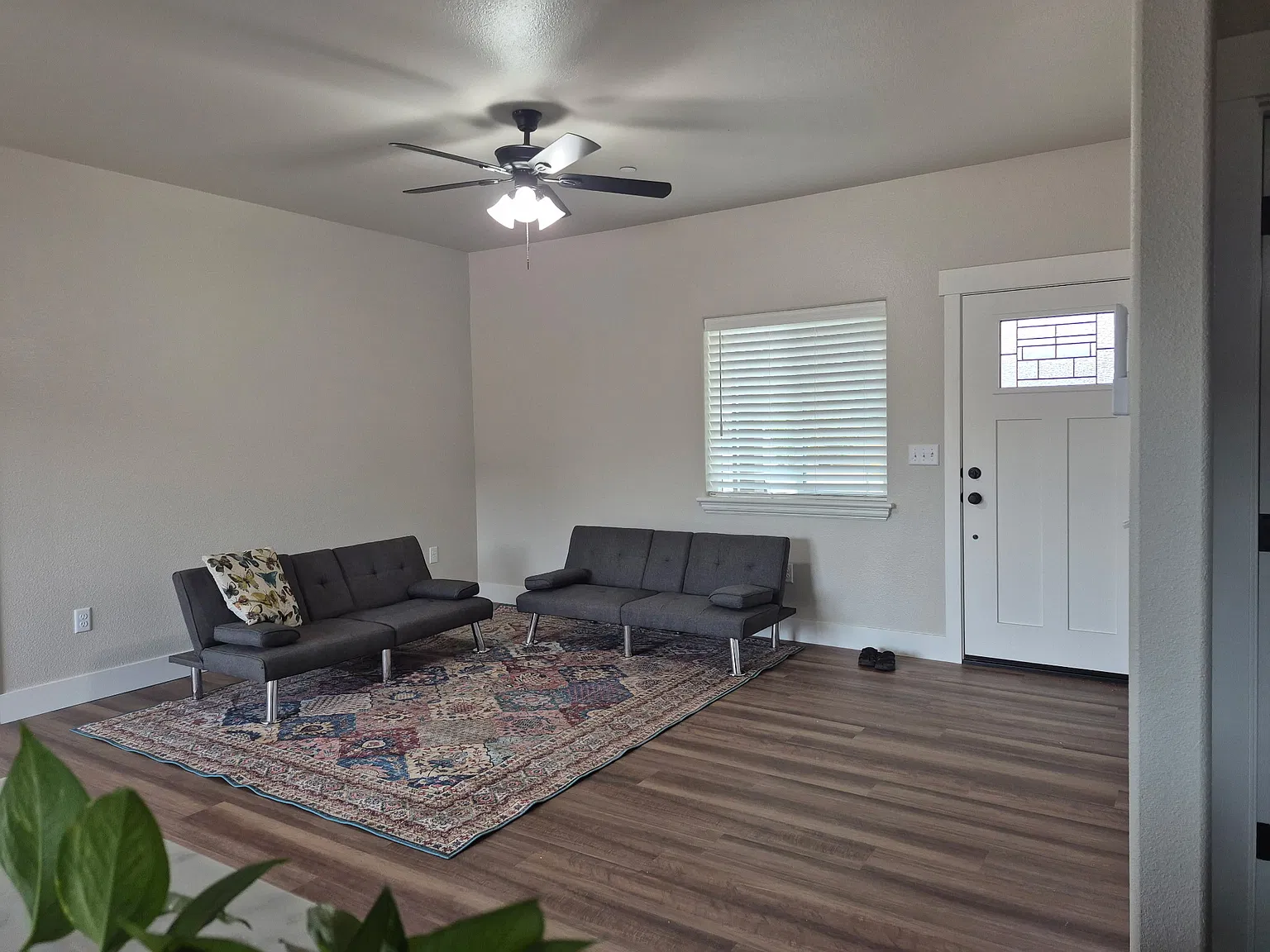 2 bed, 960 sqft, $1,900 — Photo 2