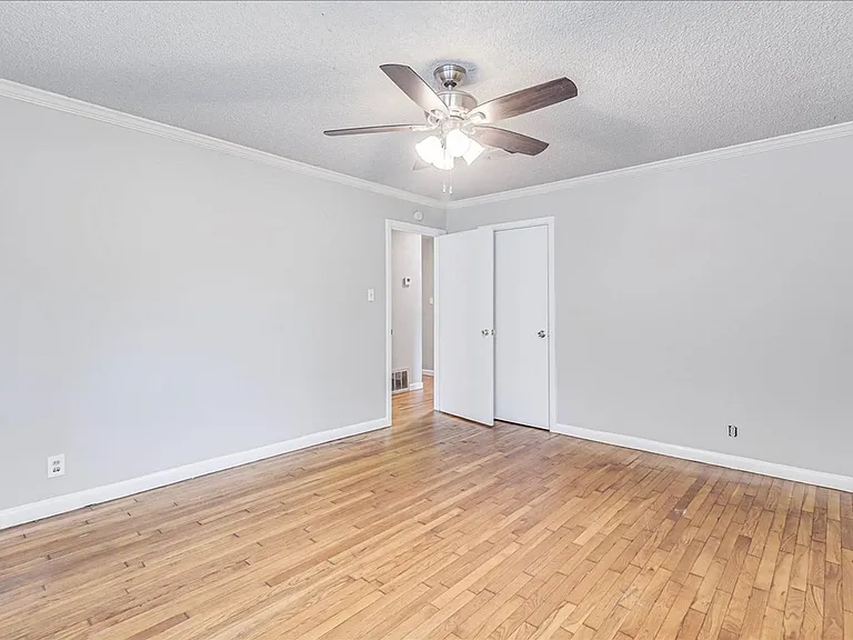 6046 Hugo Dr — Photo 21