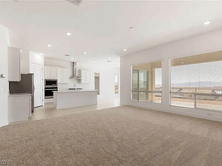 90 Crimson Stone Ct — Photo 2