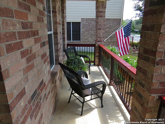 2nd image of 983 Oak Park