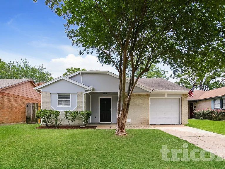 13175 Pebblewalk Cir — Photo 1