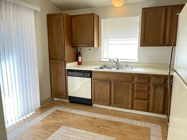 1254 Ambassador Dr — Photo 4