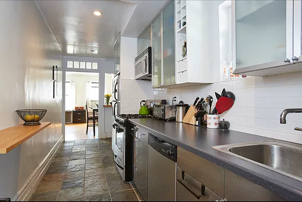 Rented by Compass | media 40