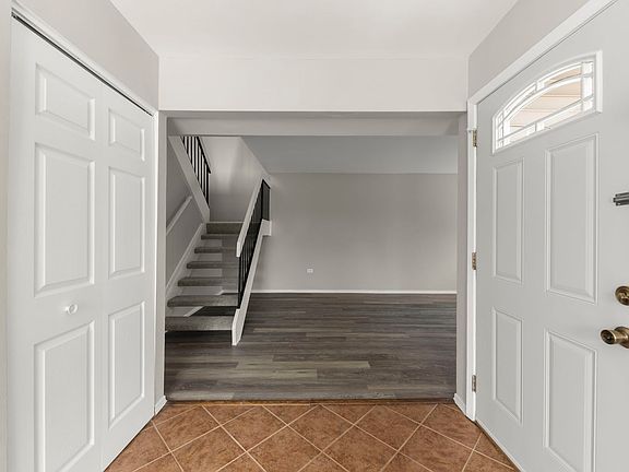 3rd image of 9 E Fernwood Dr