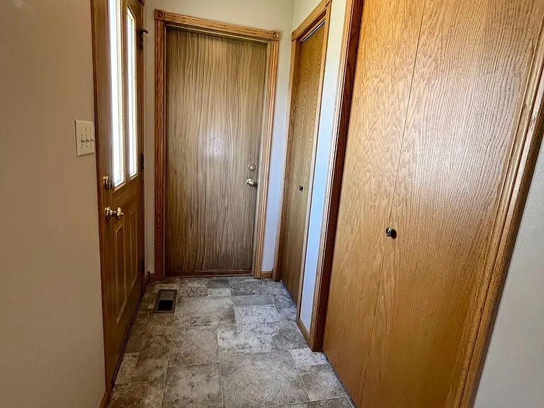 301 N Cherry St — Photo 9