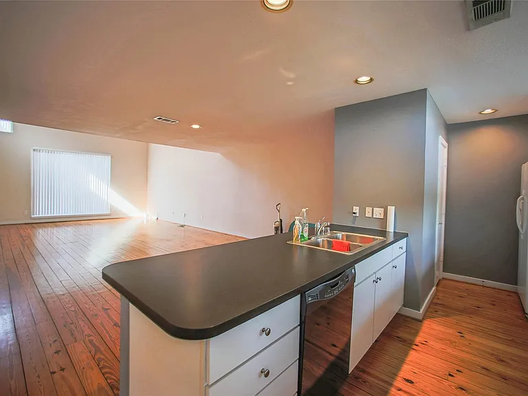 6913 Yellowstone Way Dr — Photo 8