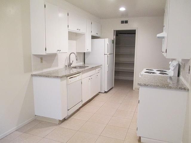2nd image of 916 Maria Ln APT A