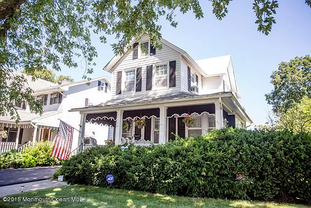 3 bed, 1.5 bath, 1338 sqft, $5,000 — Photo 3