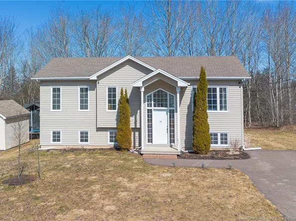 101 Herman St, Dieppe, NB E1A 0L4