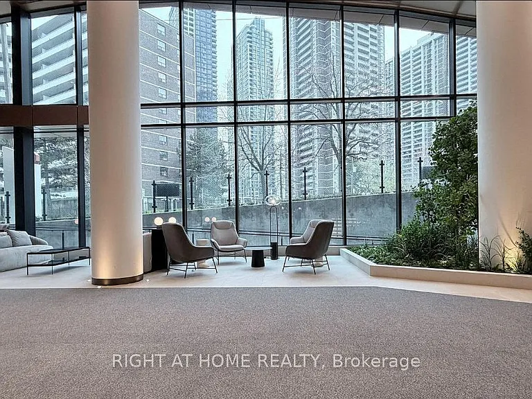 60 Central Park Dr #1707 — Photo 12