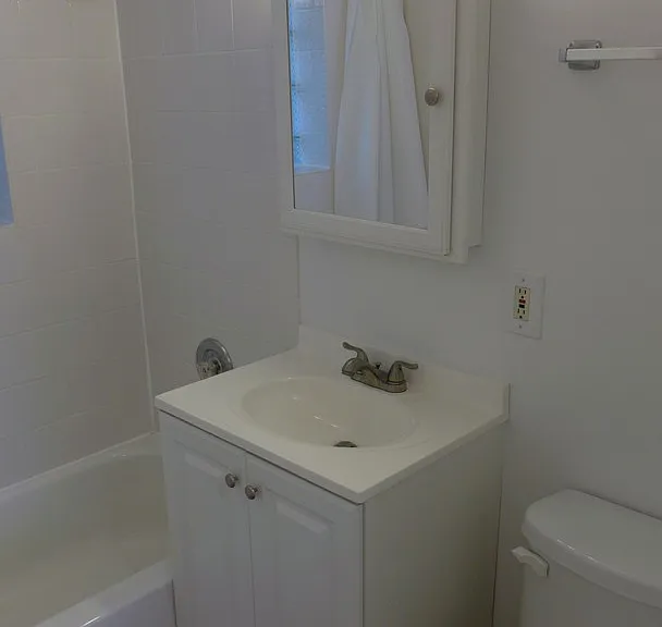 Marshfield Apartments — Photo 10
