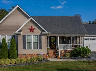 8308 Sunset View Ct, Browns Summit, NC 27214