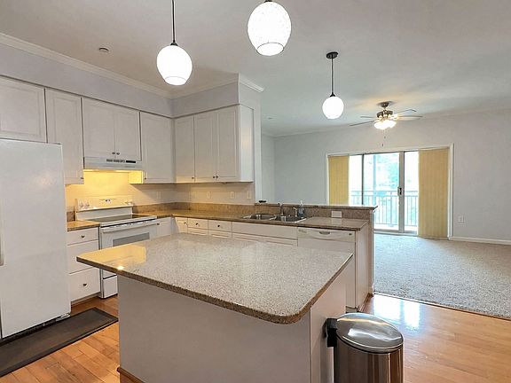 2nd image of 230 Nat Turner Blvd Unit 2004