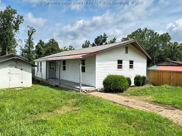 2139 Heavenly Dr, South Charleston, WV 25309