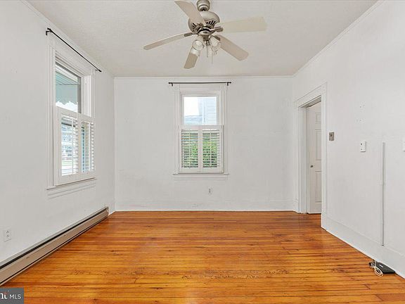 4th image of 307 E Piccadilly 1/2 St