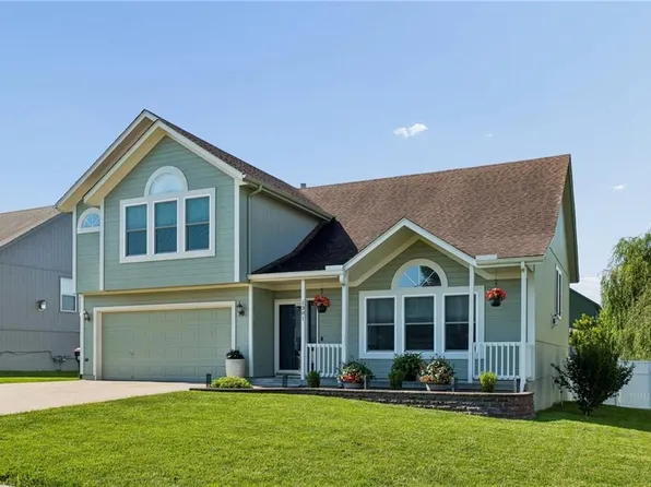 1301 Bradford Dr, Greenwood, MO 64034