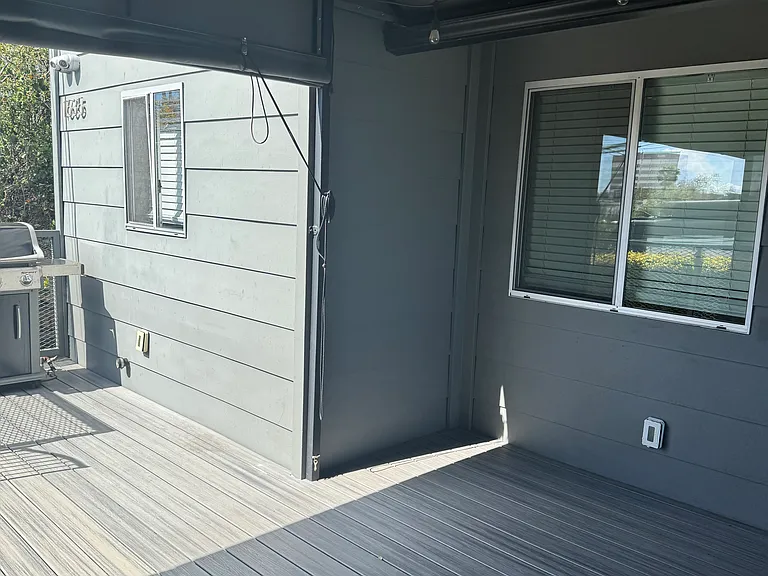 1635 Scott Ave — Photo 5