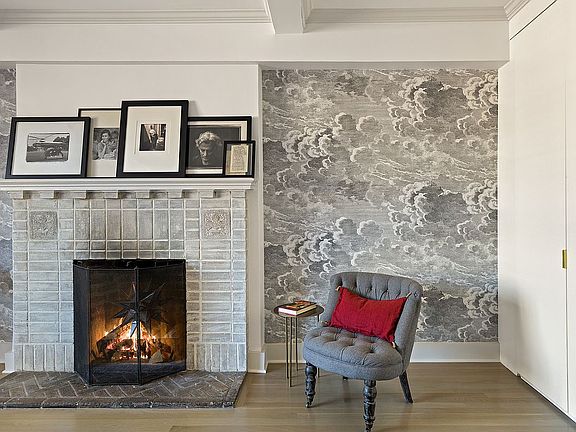 3rd image of 61 W 9th St #9DE