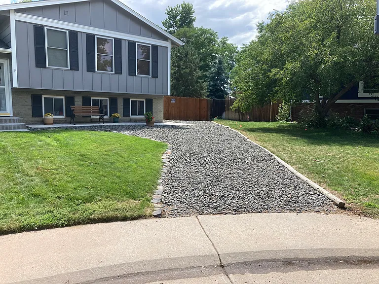 10526 W Lambuth Pl — Photo 2