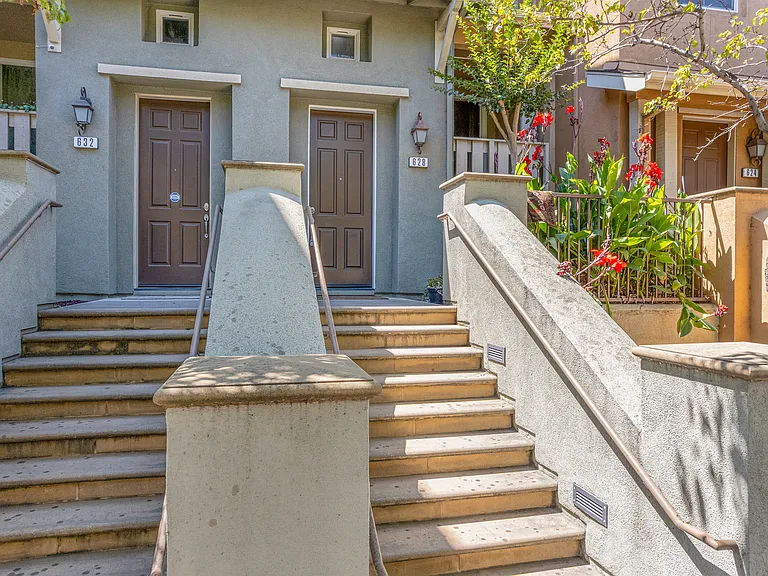 628 Boardwalk Way — Photo 2