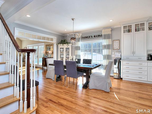 5th image of 28 Great Pond Road
