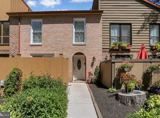 200 Oakmont Ct, Reading, PA 19607