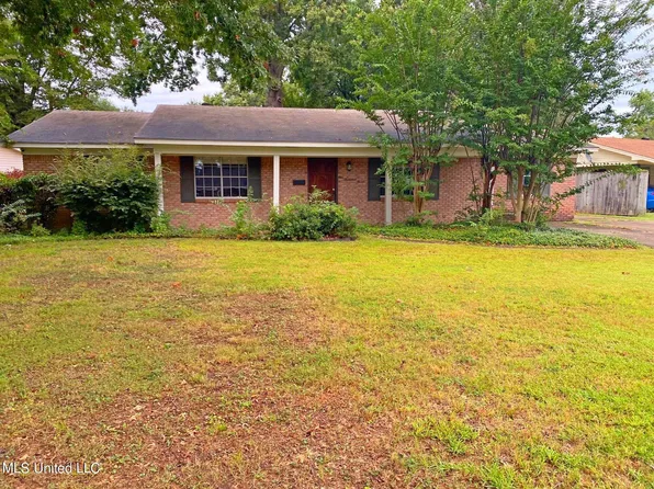 1007 Corrine Dr, Greenwood, MS 38930