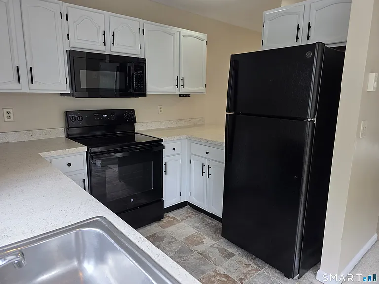 19 Wadhams Ave — Photo 5