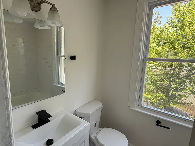 1029 Van Duzer St #3 — Photo 7
