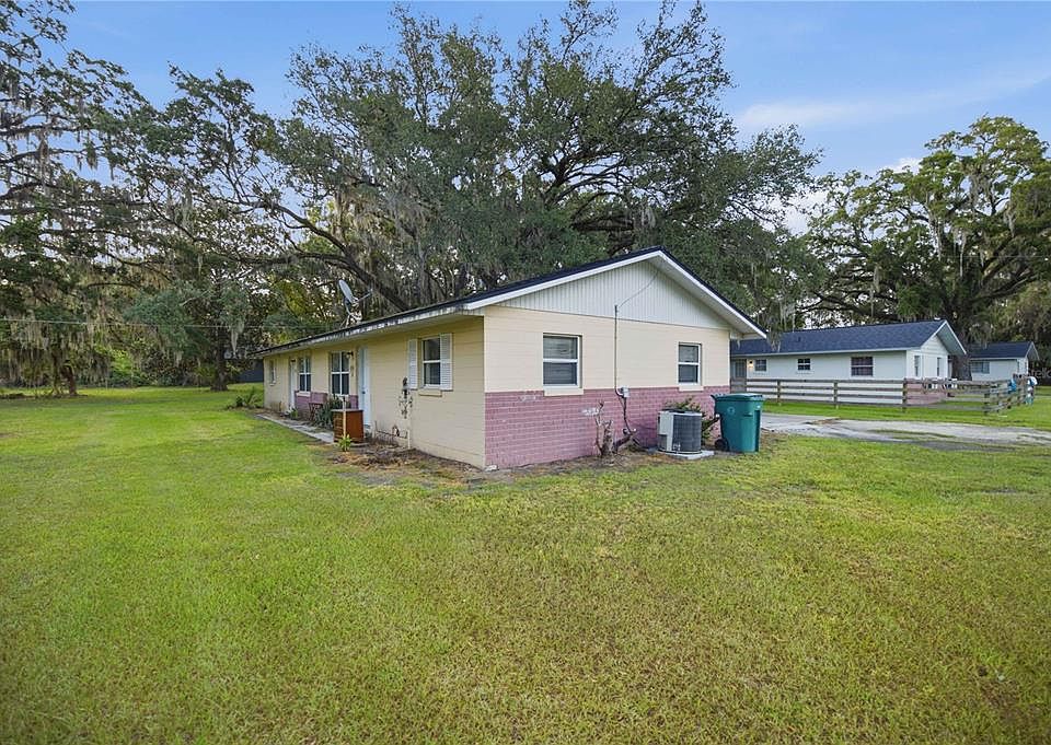 1st image of 421 NE 26th Ct