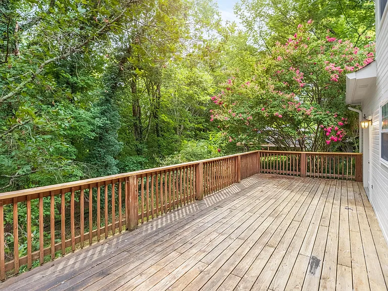 7830 Cove Ridge Dr — Photo 35