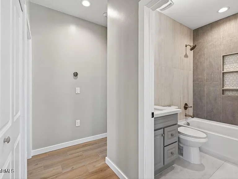 739 S Central Ave #2 — Photo 37