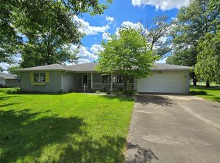 1201 University St, Taylor springs, IL 62049