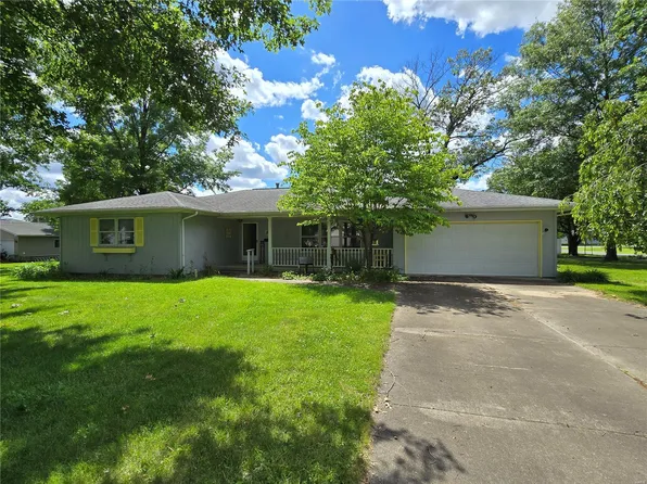 1201 University St, Taylor Springs, IL 62049