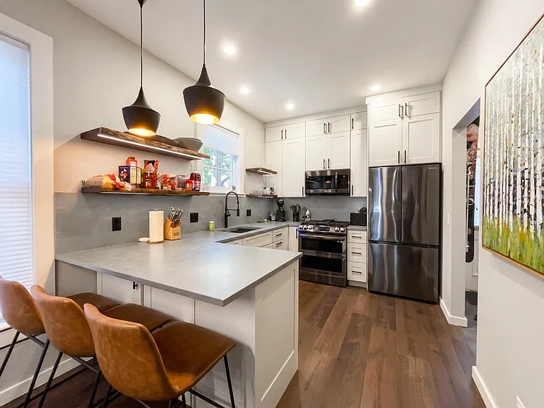 218 N French St — Photo 2