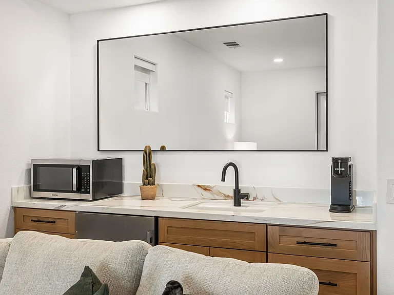 80176 Riviera — Photo 37