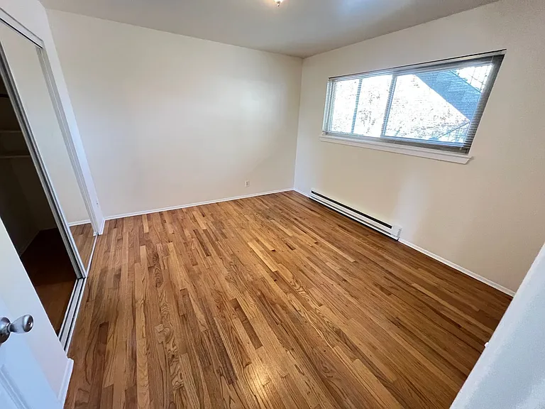 Lake Vista Apartments — Photo 19