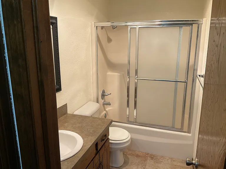 1106 Hillside Dr — Photo 14