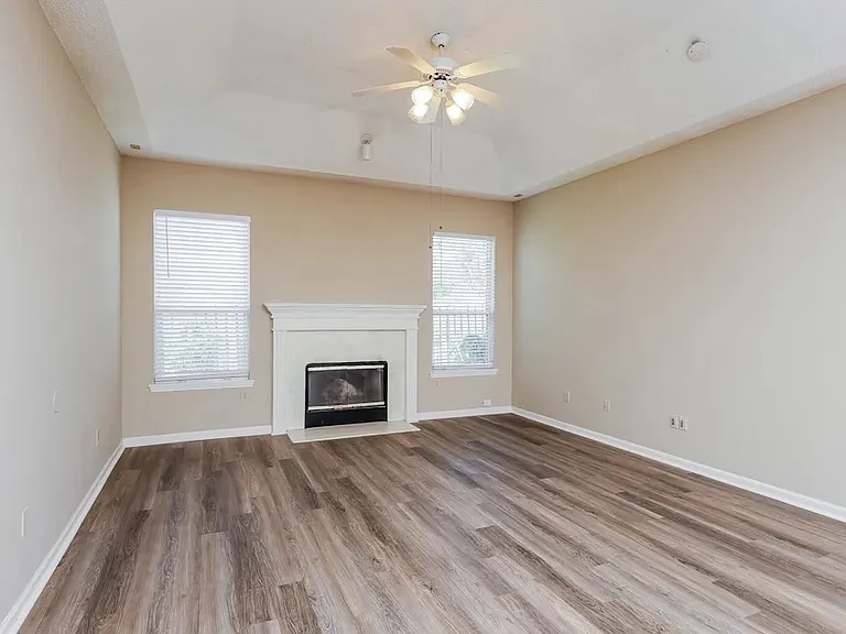 11820 Lake Fern Dr — Photo 10