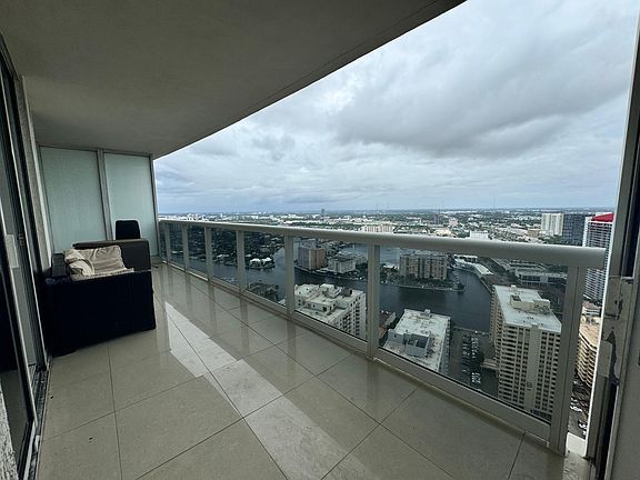 4th image of 1850 S Ocean Dr APT 4007