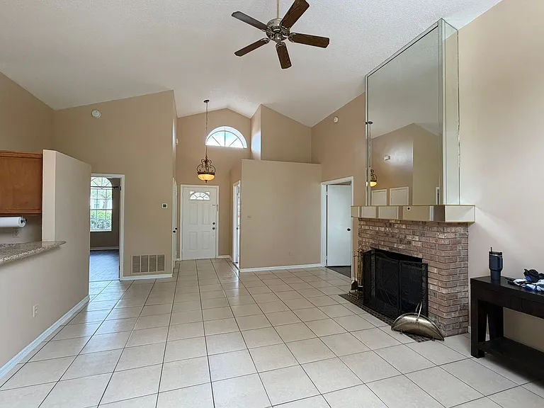 625 Remington Oak Dr — Photo 3