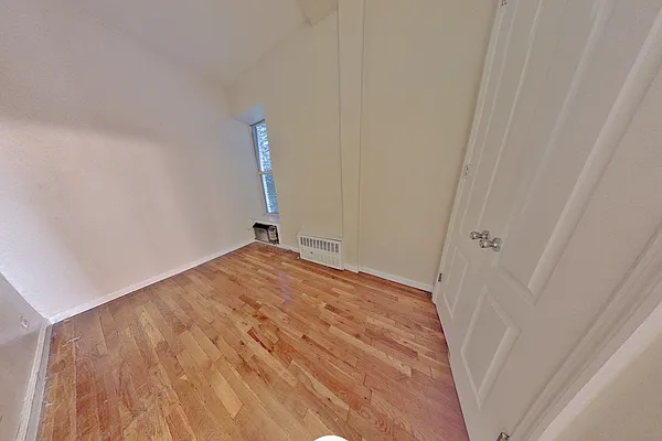 Rented by Bond New York | media 24